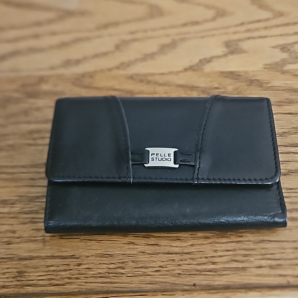 Pelle Studio Genuine Leather Black Trifold Wallet with Kissing Clasp